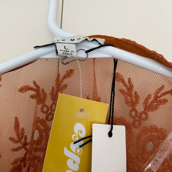 Lace over coat - Picture 2 of 2